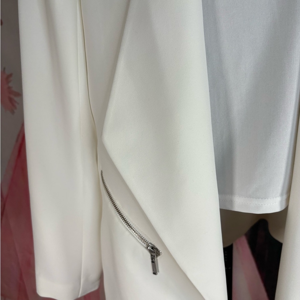 Trouve White Draped Open-Front Blazer with Zip Detail - Picture 10 of 15